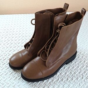Chelsea & Violet GIA Leather Combat Boots. Trending Brown/Tan 10M